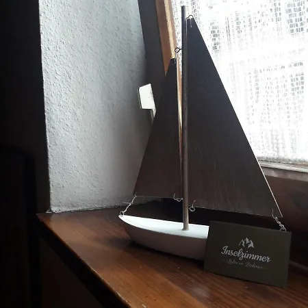 Inselzimmer Seenest Homestay *